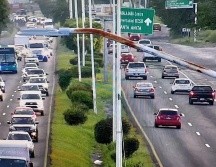 La vialidad de sur a norte estuvo durante varias horas bloqueada, lo que ocasionó algo de tráfico la mañana de hoy. ESPECIAL /