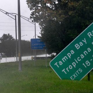 "Ian" toca tierra en Florida como huracán de categoría 4