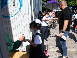 Si se elimina el horario de verano, los menores ingresarían con más luz a la escuela. EL INFORMADOR/ ARCHIVO