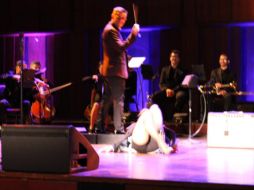 Alejandra Guzmán cae al suelo mientras se encontraba en el escenario EFE/ARCHIVO