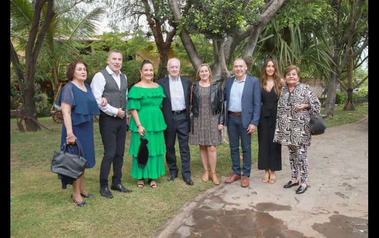 Noemí de Florez, Juan David Florez , Mercedes Wiley, Carlos Florez, Diana Florez, Eduardo Ceballos, Andréa Galindo y Magdalena Nafarrate. GENTE BIEN JALISCO/Antonio Martínez