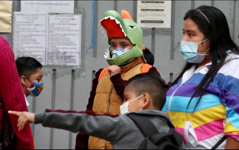 Fernández Noroña asegura que los cubrebocas hacen daño a la oxigenación de los niños, 