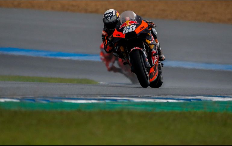 La jornada final del Gran Premio de Tailandia deparó muchas sorpresas en la categoría reina en una carrera que se hizo esperar más de lo esperado. EFE / D. Azubel