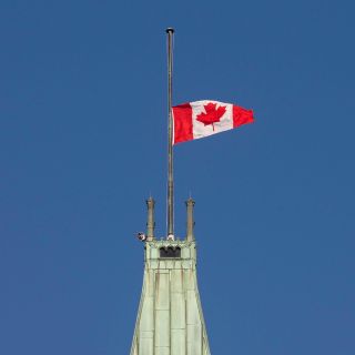 ¿Por cuál empleo ofrecen 50 mil pesos mensuales en Canadá?