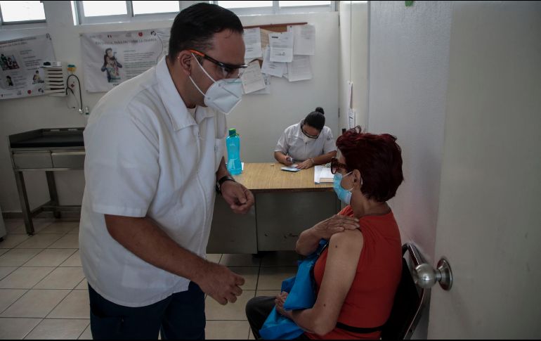 Zóe Robledo, director general del IMSS, señala que los médicos cubanos se han concentrado 