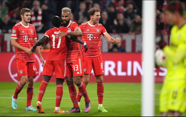 A pesar de las ausencias de Joshua Kimmich y de Thomas Müller, que dieron positivo por COVID-19 el sábado, el Bayern demostró que pisa fuerte en la Champions. AP / M. Schrader