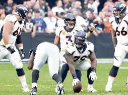 Russell Wilson ha quedado a deber en su llegada a Denver, pero hoy puede mostrar otra cara. AFP/E. Miller