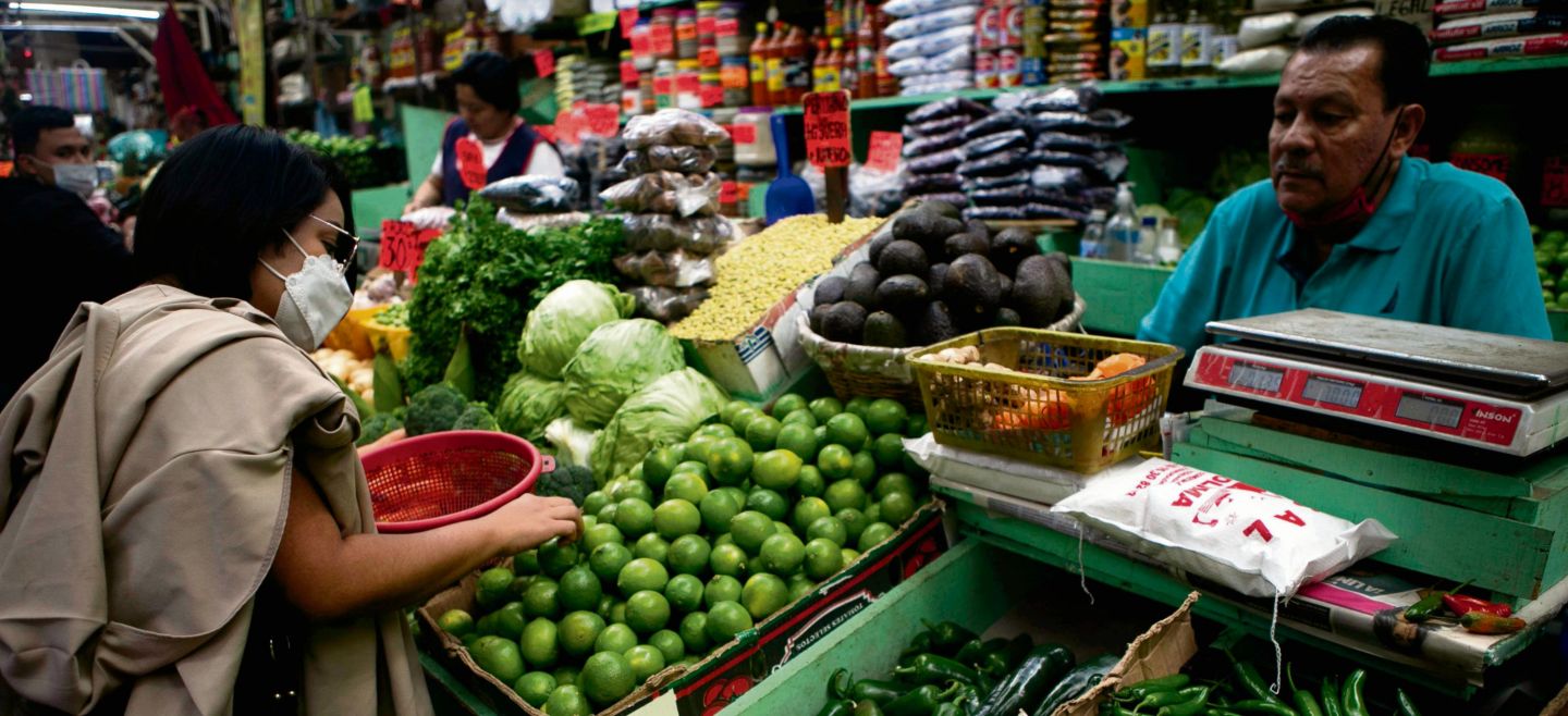 La inflación se refleja en el alza de precios de la canasta básica; familias mexicanas enfrentan dificultades para comprar lo necesario. EL INFORMADOR/ Archivo
