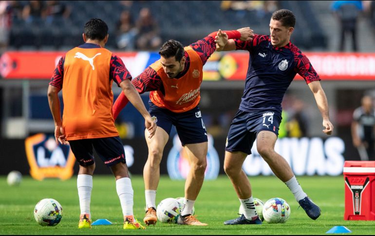 El tema de la indisciplina ha sido muy criticado por los aficionados de Chivas, después de varios episodios en los que jugadores han sido vistos en fiestas o eventos similares en fechas cercanas a partidos importantes. IMAGO7