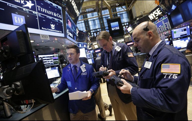 Los contratos de futuros del WTI para entrega en noviembre sumaban 69 centavos de dólar con respecto al cierre anterior AP/ ARCHIVO