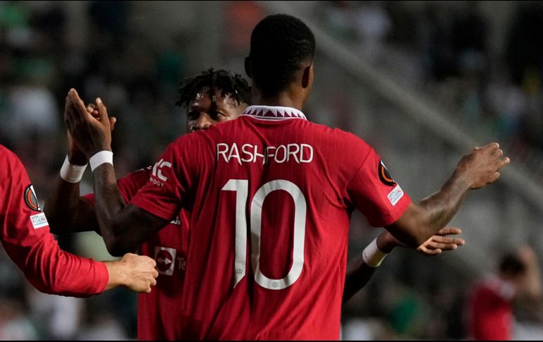 Rashford fue el que igualó en el minuto 53 y diez después asistió a Anthony Martial para poner por delante al equipo inglés. AP / P. Karadjias