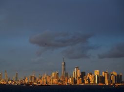 Eric Adams, alcalde, explicó que la ciudad espera gastar este año al menos mil millones de dólares para ayudar a estas personas y que su sistema de albergues está prácticamente lleno. AFP / ARCHIVO