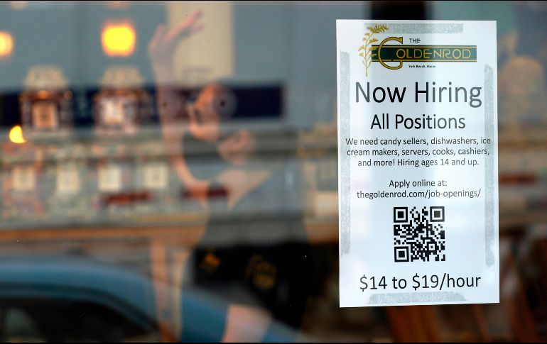 El mes pasado, los salarios subieron 5% en comparación con un año antes, el crecimiento más lento en 12 meses desde diciembre. AP/ARCHIVO