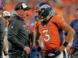 Nate Hackkett (izq.) y Russell Wilson han demostrado no estar en la misma página en cada partido. AP/J. Dempsey