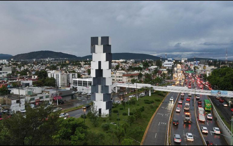 La Torre de los Cubos, obra creada en 1972 por Fernando González Gortázar. EL INFORMADOR/ A. Navarro