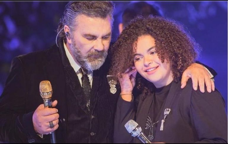 Si bien las fotografías de revistas y algunas publicaciones de sus padres, lo expusieron cuando era pequeño en tiernas postales, el joven de 21 años es bastante reservado en la actualidad. INSTAGRAM / luceromijaresoficial