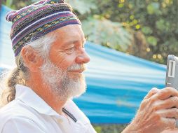 Los dispositivos móviles son parte de nuestra vida, y los adultos encontrarán un nuevo mundo ante ellos. ESPECIAL