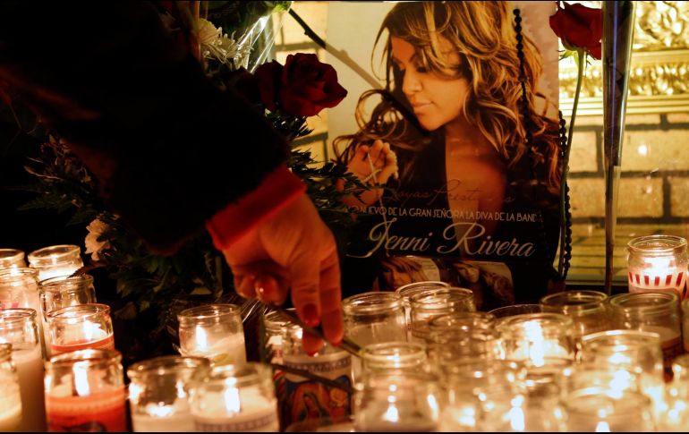 Los restos terranales de Jenny Rivera se encuentran descuidados. AP/ARCHIVO