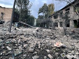 Imagen de un kínder ucraniano destruido por los bombardeos de Moscú este lunes, en Zaporizhzhia. AFP/Policía Nacional de Ucrania