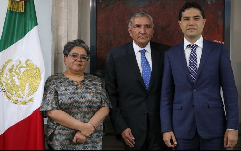 Antonio Martínez Dagnino (d) due nombrado por el Presidente López Obrador como el nuevo jefe del SAT en sustitución de Raquel Buenrostro Sánchez (i), quien ahora es la titular de la Secretaría de Economía (SE). EFE / Presidencia de México