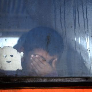 Encuentran a 44 migrantes sirios ocultos en un camión de Macedonia