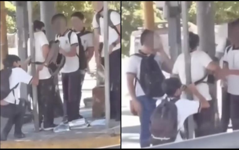 En las imágenes se puede observar a los chicos amarrar a su compañero al poste vial. SUN/ESPECIAL