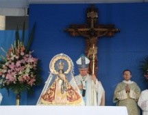 Tras la misa, la Virgen de Zapopan se dirige por la calle Hidalgo hacia la Catedral Metropolitana de Guadalajara. EL INFORMADOR/A. Navarro