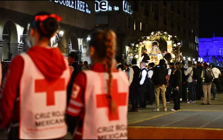 Treinta de las personas fueron atendidas por bomberos municipales, 42 por personal paramédico de Cruz Verde y el resto por la Cruz Roja. ESPECIAL /