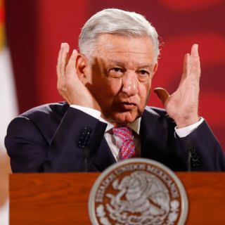 Aduanas estaban tomadas por la delincuencia: López Obrador