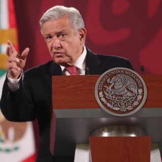 López Obrador dice, "si Belinda está de acuerdo, aceptamos propuesta de Nodal"