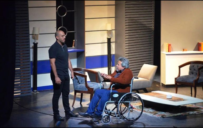 El director deja en claro que el montaje “apuesta, desde el vestuario y la escenografía, por lo más vital, para atraer a ese público joven que necesitamos que se acerque, para que descubran una sorpresa agradable, que es una comedia digerible y muy divertida”. CORTESÍA