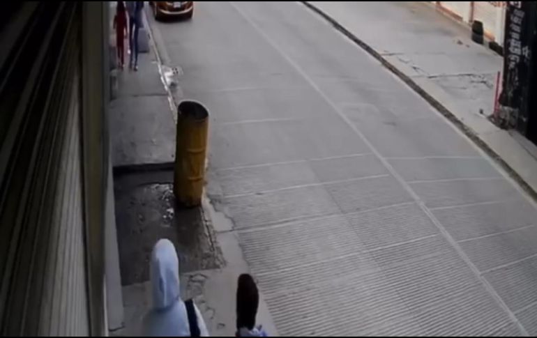 En una cámara de seguridad quedó grabado el secuestro de Huehuetoca, Estado de México. ESPECIAL