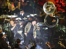 Julión Álvarez. El público se le entregó por completo y coreó todas y cada una de sus canciones. EL INFORMADOR/A. Camacho