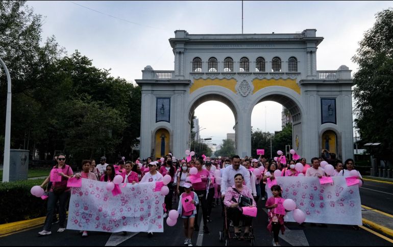 El contingente partió del cruce de las avenidas Federalismo e Ignacio L. Vallarta culminando el recorrido de 3 kilómetros en los Arcos de Guadalajara. ESPECIAL / Secretaría de Salud Jalisco