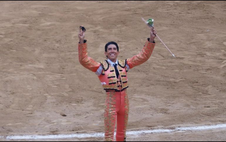 De los seis astados, sólo el cuarto de nombre “Fantasioso”, tuvo la transmisión en una breve faena de Pepe Murillo, quien lo entendió para plasmar los mejores momentos del festejo y cortar la primera oreja. CORTESÍA / M. Vargas