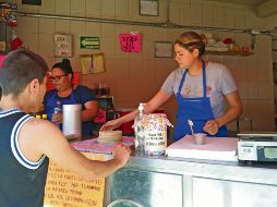 La tortillería Santa Mónica, en el barrio de Santa Tere, informa a sus clientes que el ajuste es por el aumento de precio en la materia prima. EL INFORMADOR/ E. Olvera