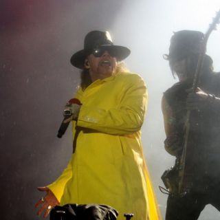 Avanza montaje para el concierto de Guns N' Roses en el AKRON