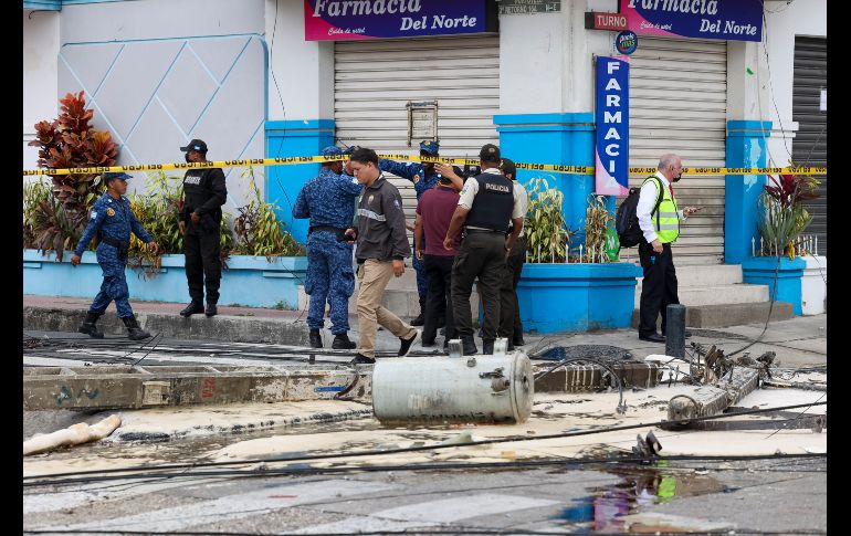 La avioneta estalló al impactarse en el parque del barrio La Alborada. EFE/J. Miranda