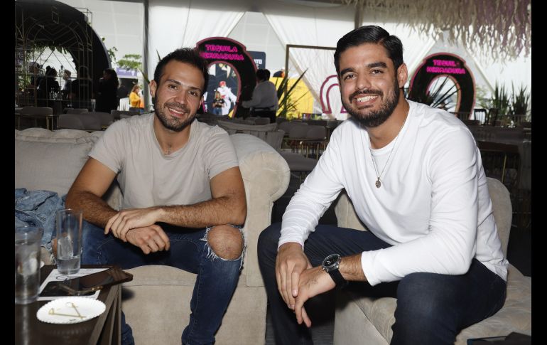 Roberto Blanco y Omar Canavati en el hospitality de Tequila Herradura. ESPECIAL