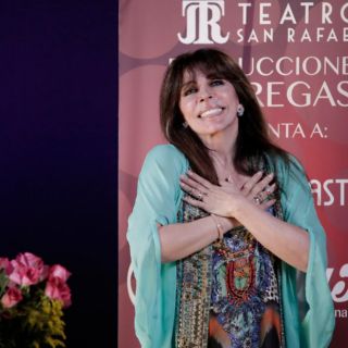 Verónica Castro celebra 70 años de vida sumergida en la polémica