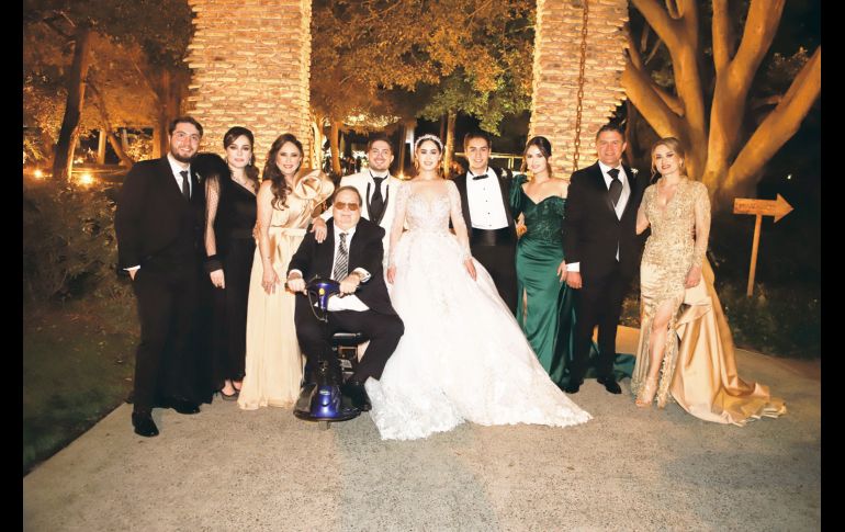 Michel Michel, Angélica Michel, Angélica Álvarez, Tito Michel, Aaron Michel, Jenni Rivas, Jaziel Rivas, Natalia Rivas, Cuauhtémoc Rivas y Maribel Tirado. GENTE BIEN JALISCO/ Antonio Martínez