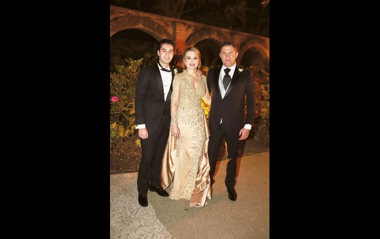 Jaziel Rivas, Maribel Tirado y Cuauhtémoc Rivas. GENTE BIEN JALISCO/ Antonio Martínez