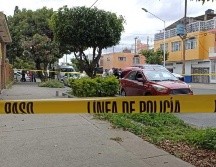 La persona salió momentos antes del banco y se le aproximó una persona en una motocicleta, este con un arma de fuego, exigió el dinero. ESPECIAL.