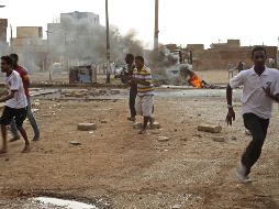 De acuerdo con el oficial, uno de los clanes acometió a los pueblos de la tribu rival, dispararon a los habitantes, entre ellas mujeres y niños, y descuartizaron sus cuerpos con armas blancas. AP/ ARCHIVO