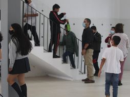 A la escuela llegaron paramédicos de la Cruz Roja quienes dieron atención a los estudiantes. EL INFORMADOR/ARCHIVO