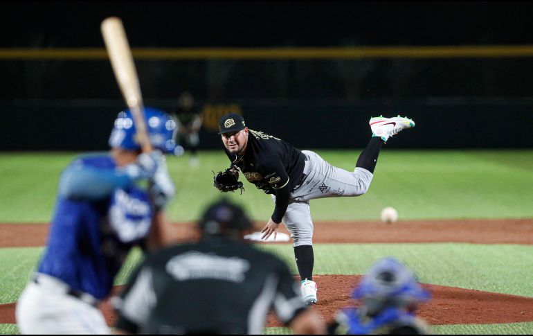 Alex Delgado lanzó tres entradas y un tercio en las que recibió tres carreras que le valieron la derrota. TWITTER/charrosbeisbol