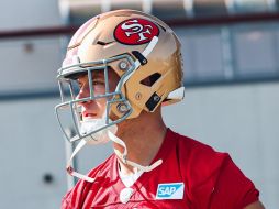 Christian McCaffrey entrenó ayer por primera vez con el equipo de San Francisco, que mañana enfrenta a Kansas City. TWITTER/49ers