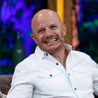 Facundo reta a la censura y aparece desnudo en redes sociales