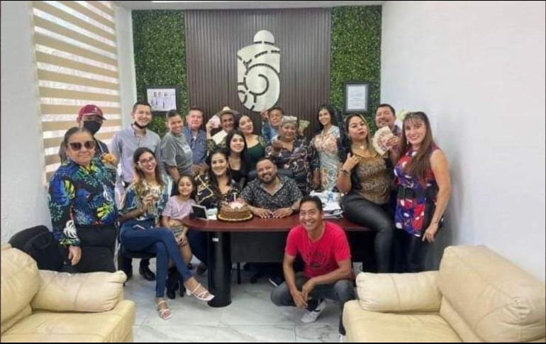 Trascendió que los invitados a la fiesta exhibieron pacas de dinero como abanicos y mostraron armas de juguete. ESPECIAL