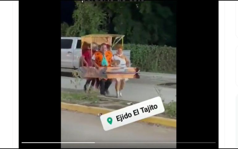 La familia de Torreón disfrazada de 